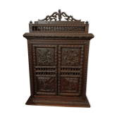 Meuble sculpté