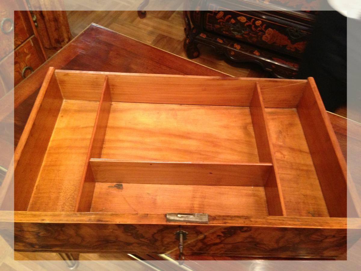 Psyche of 19th Charles X Walnut table