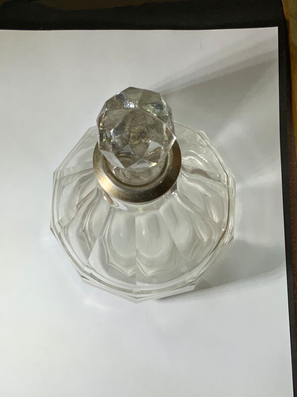 Flacon ancien en cristal col en argent poinçonné art déco à facettes