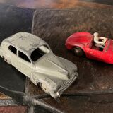 Lot 3 voiturettes dinky toys, peugeot, maserati, volkswagen