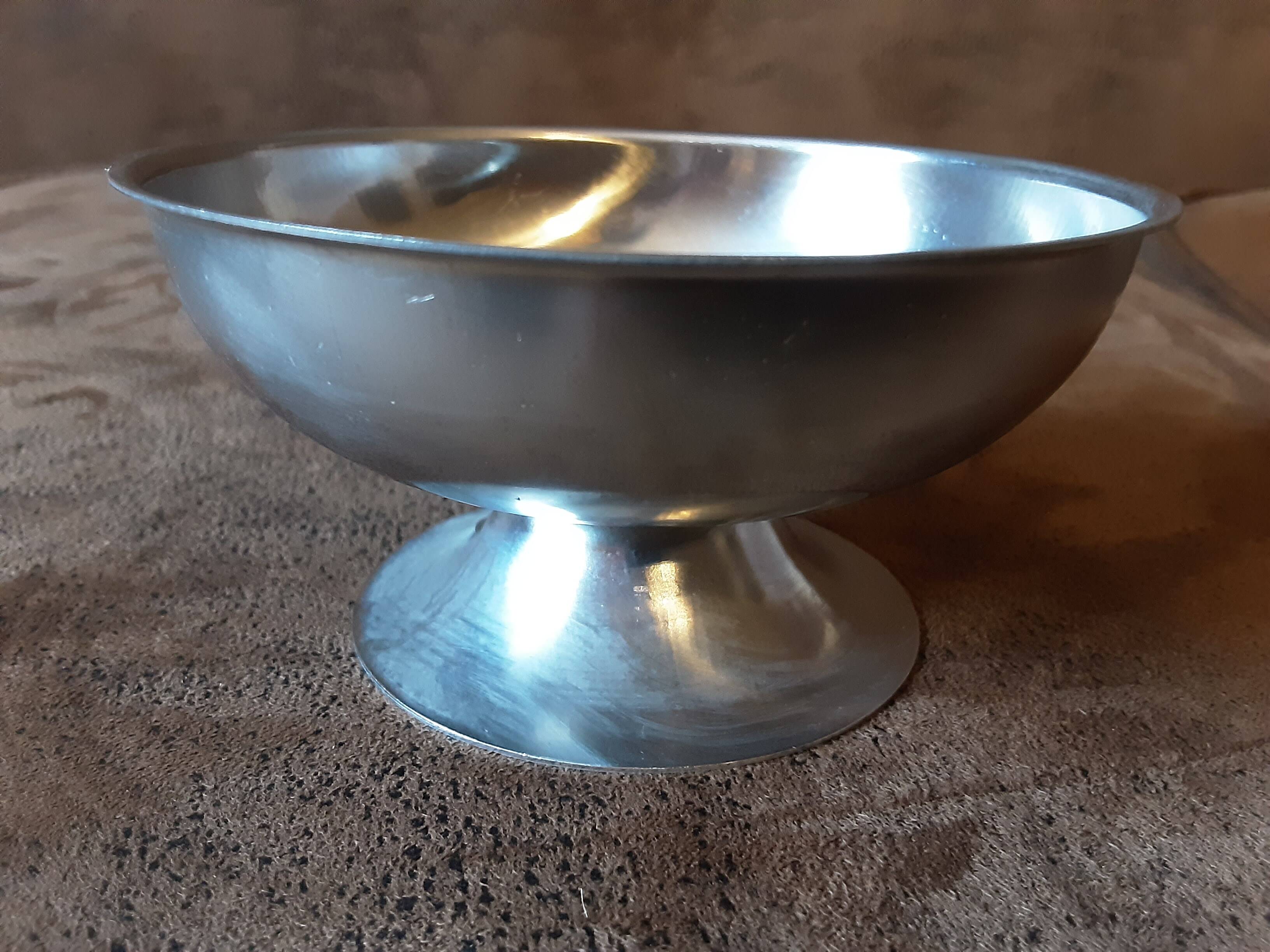 Set of 6 metal cups