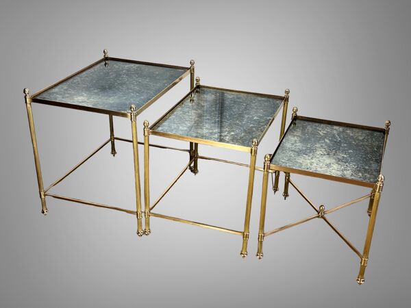 Table gigogne 1970 '' en laiton doré et plateaux en verre