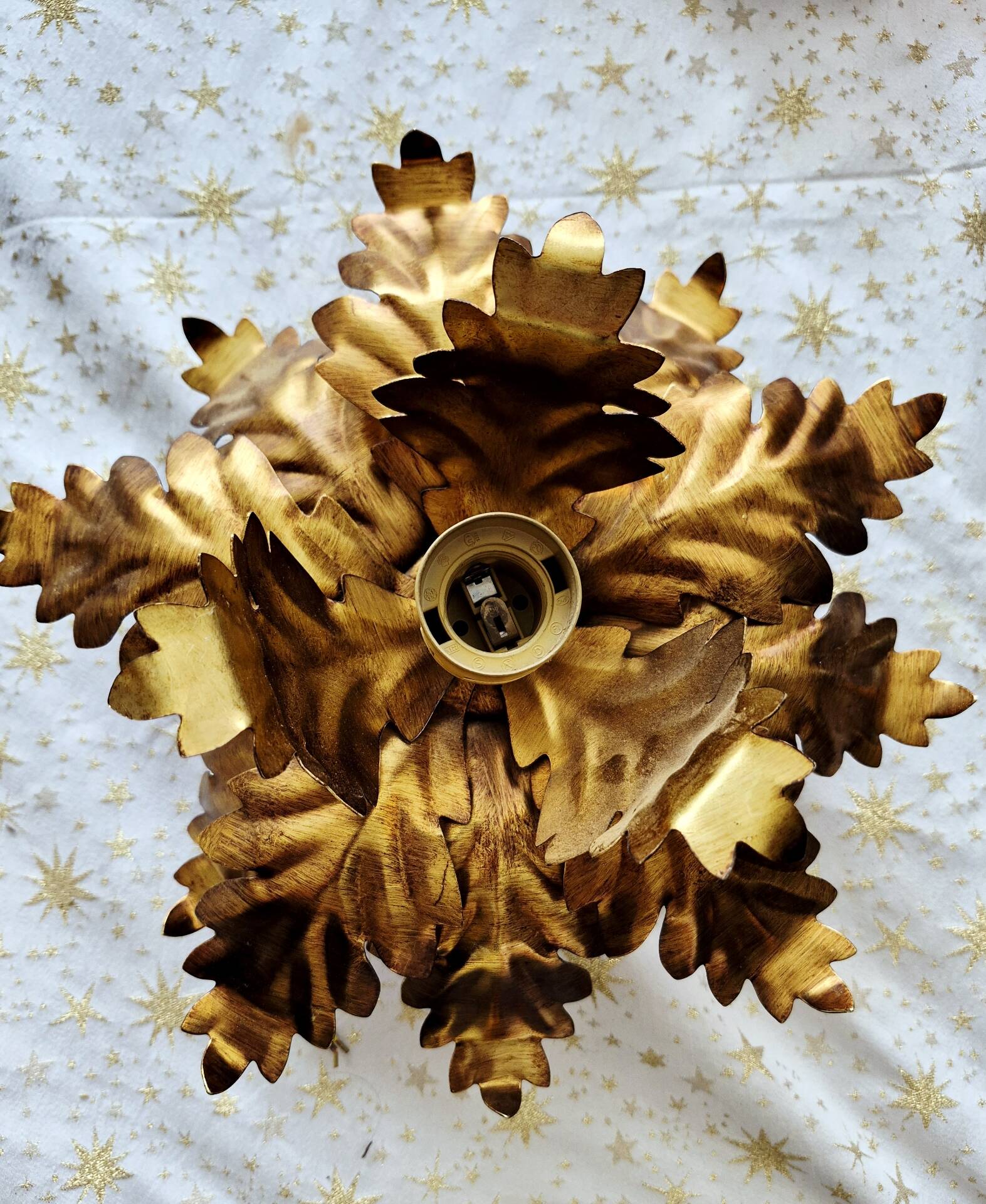 Vintage applique florale en métal dore