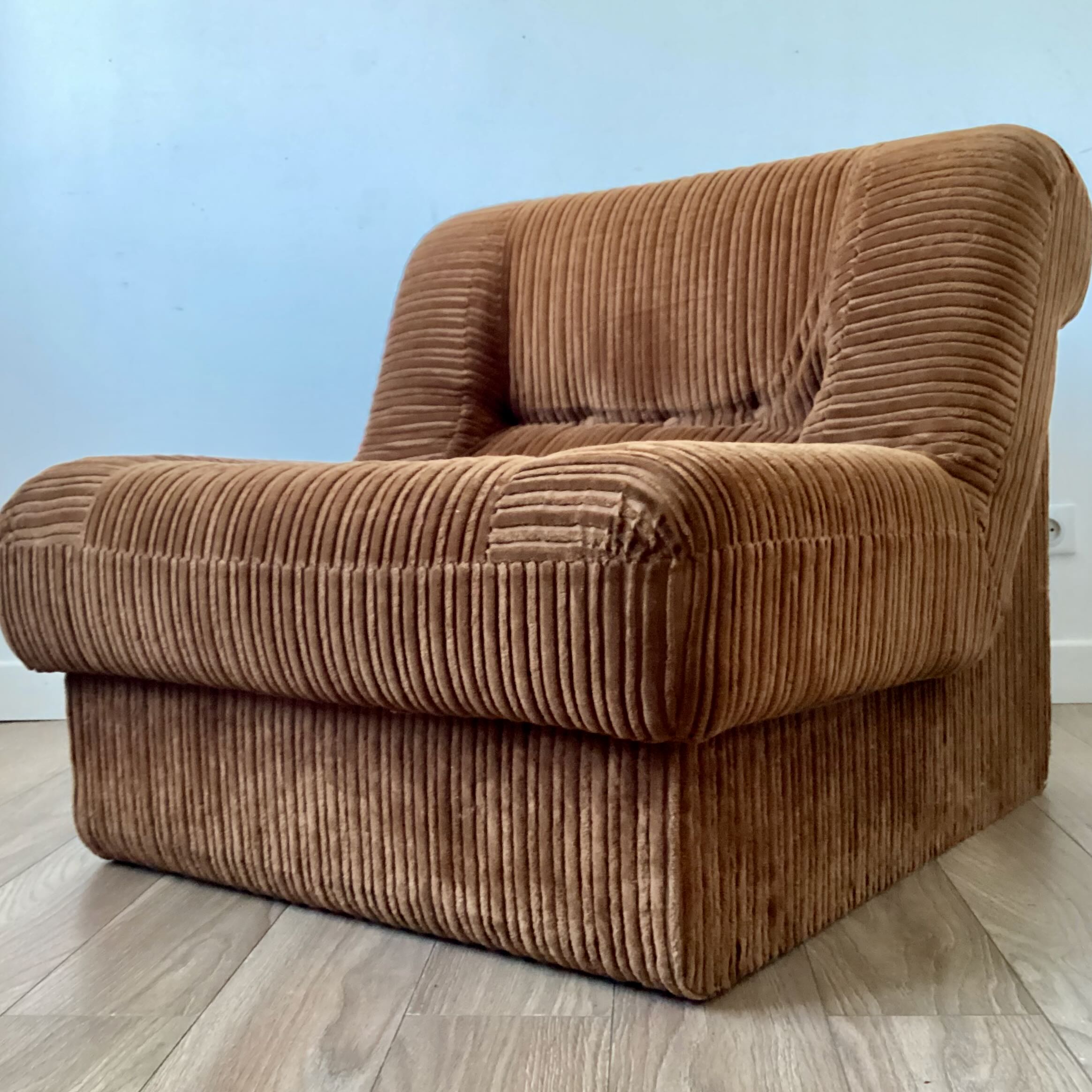 Armchair 70s corduroy
