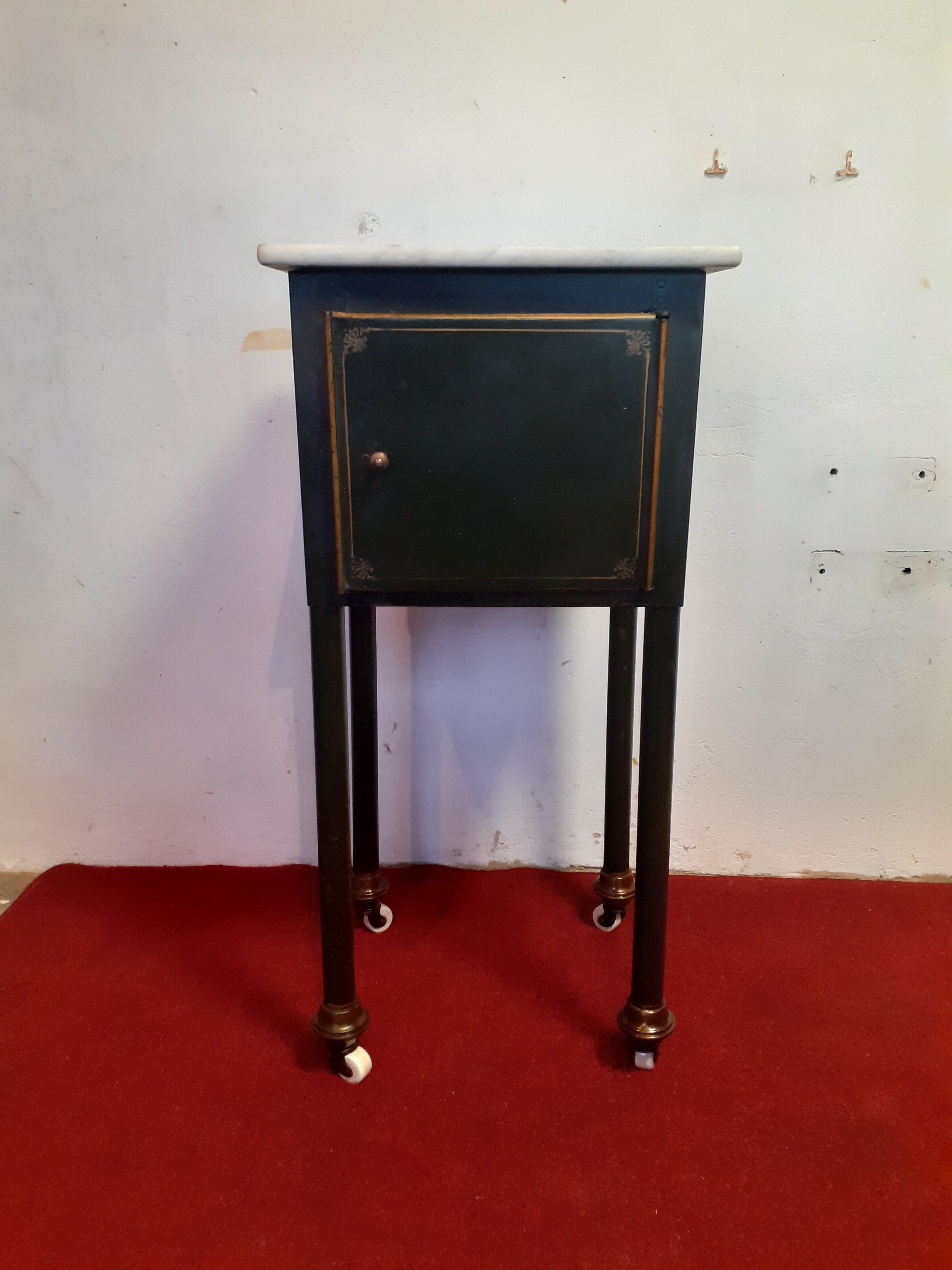 Table de chevet en tôle et marbre début XXeme