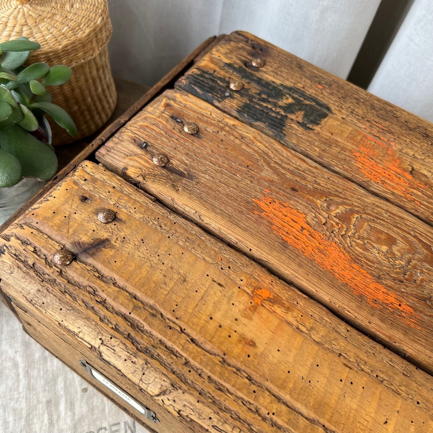 Raw wooden box “The weasel & the hedgehog”