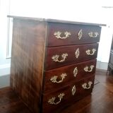 English-style chest of drawers