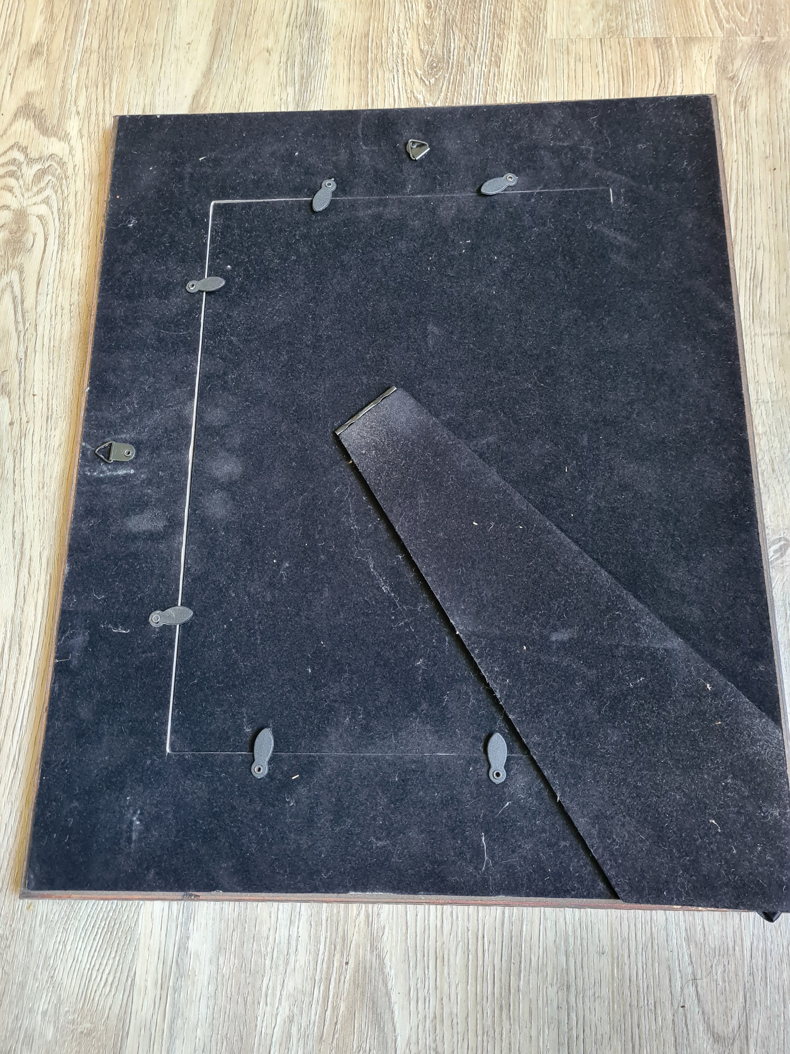 Sculpted photo frame