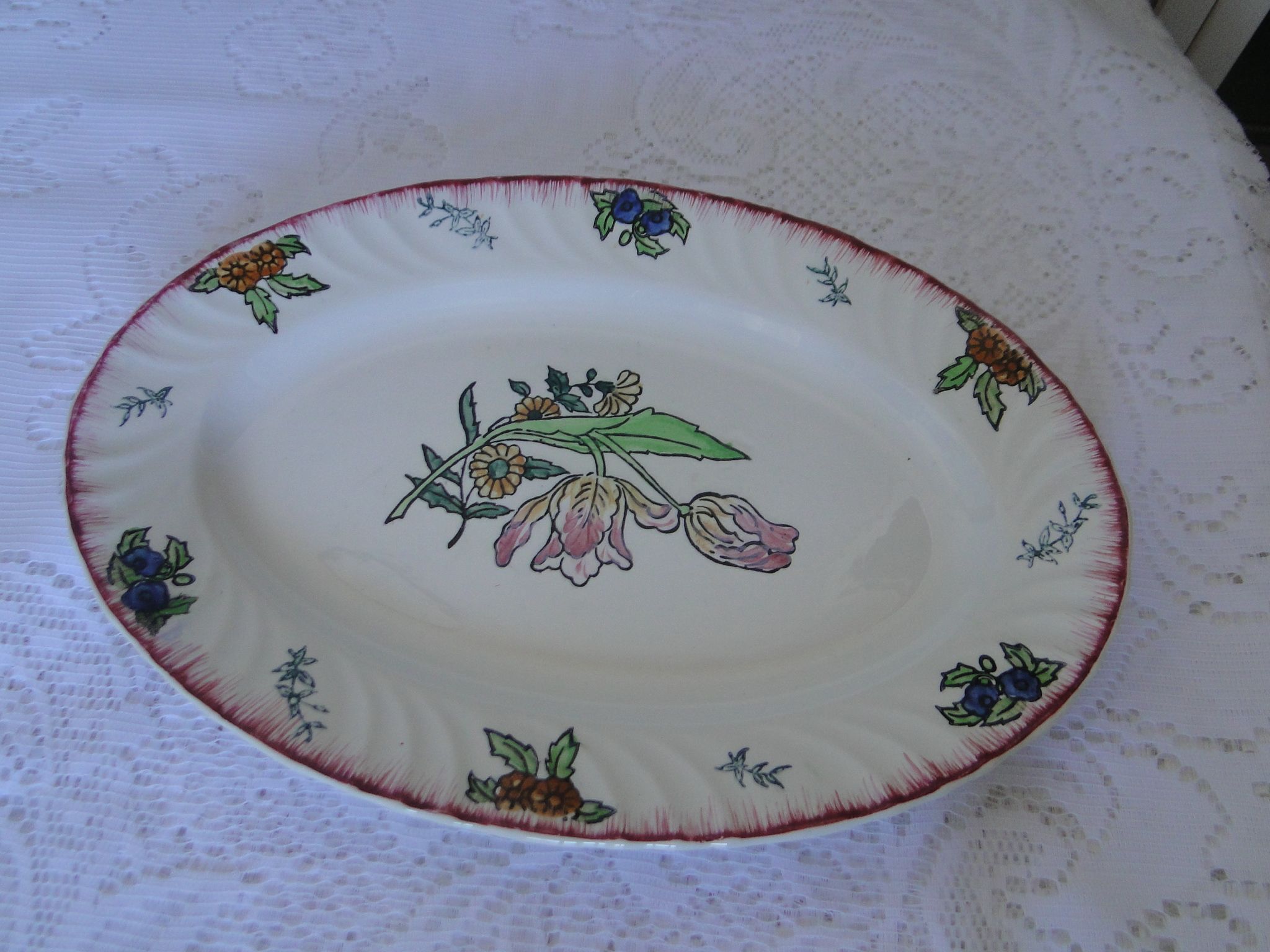 Plat oval ancien  de  longwy modèle marseille