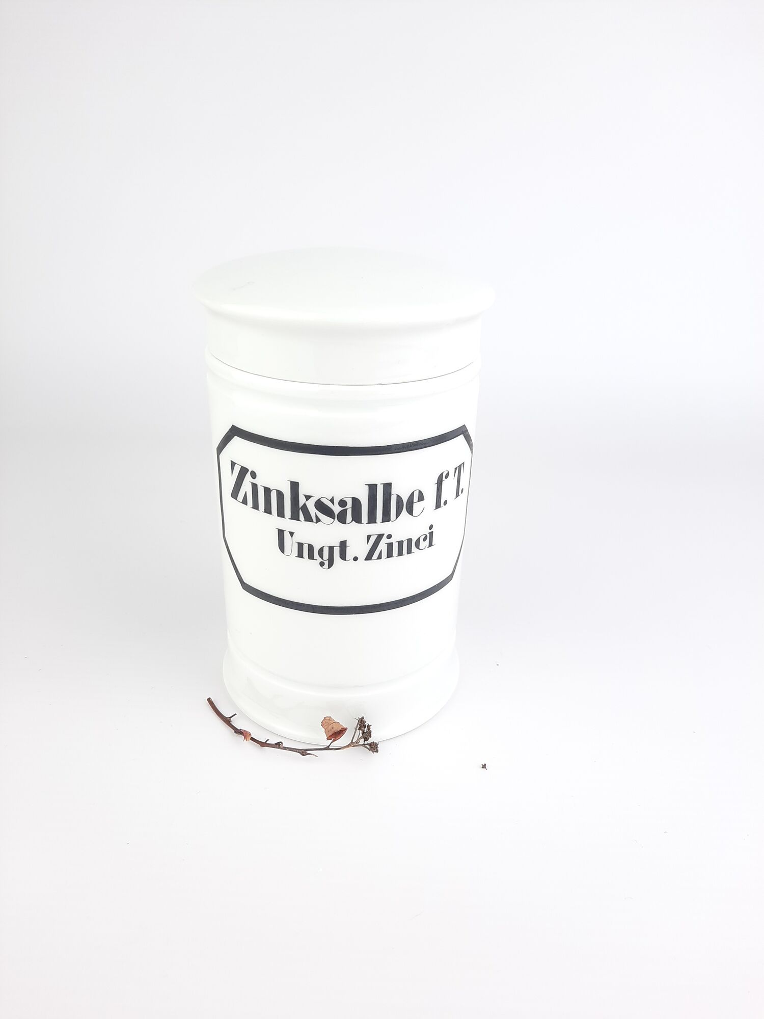 Porcelain apothecary jars