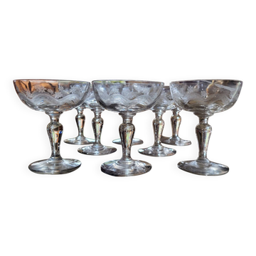 8 coupes à champagne en verre gravé Meisenthal, Art Déco