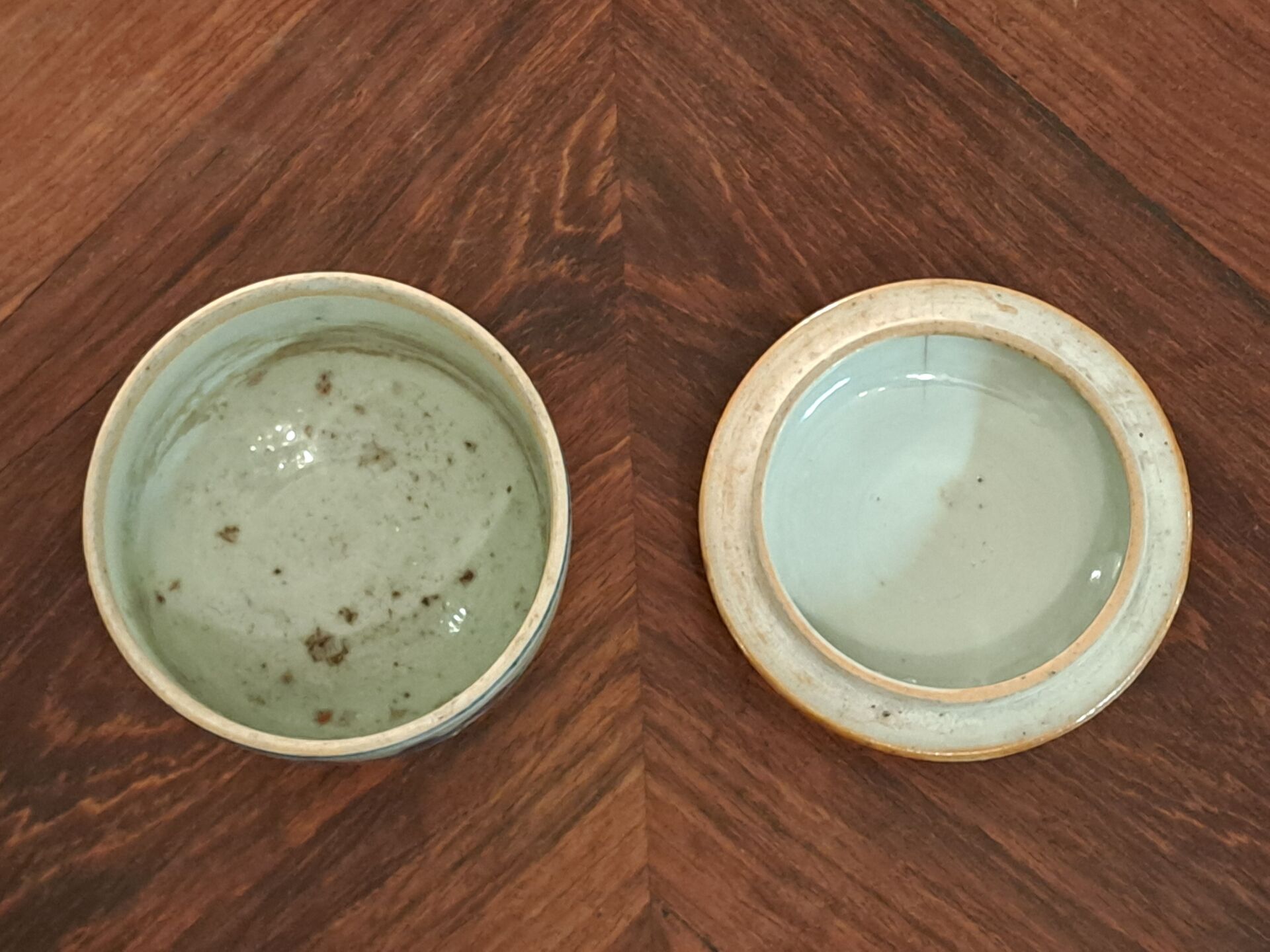 18th-century Chinese pot Qianlong in porcelain