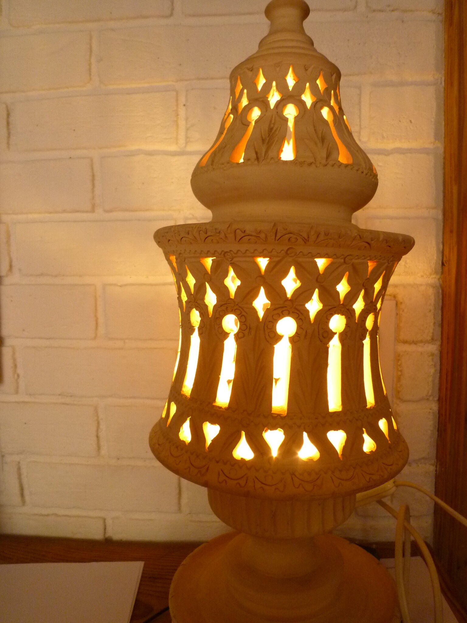 Oriental ceramic lamp