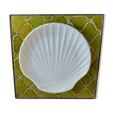 Porcelain scallop dish