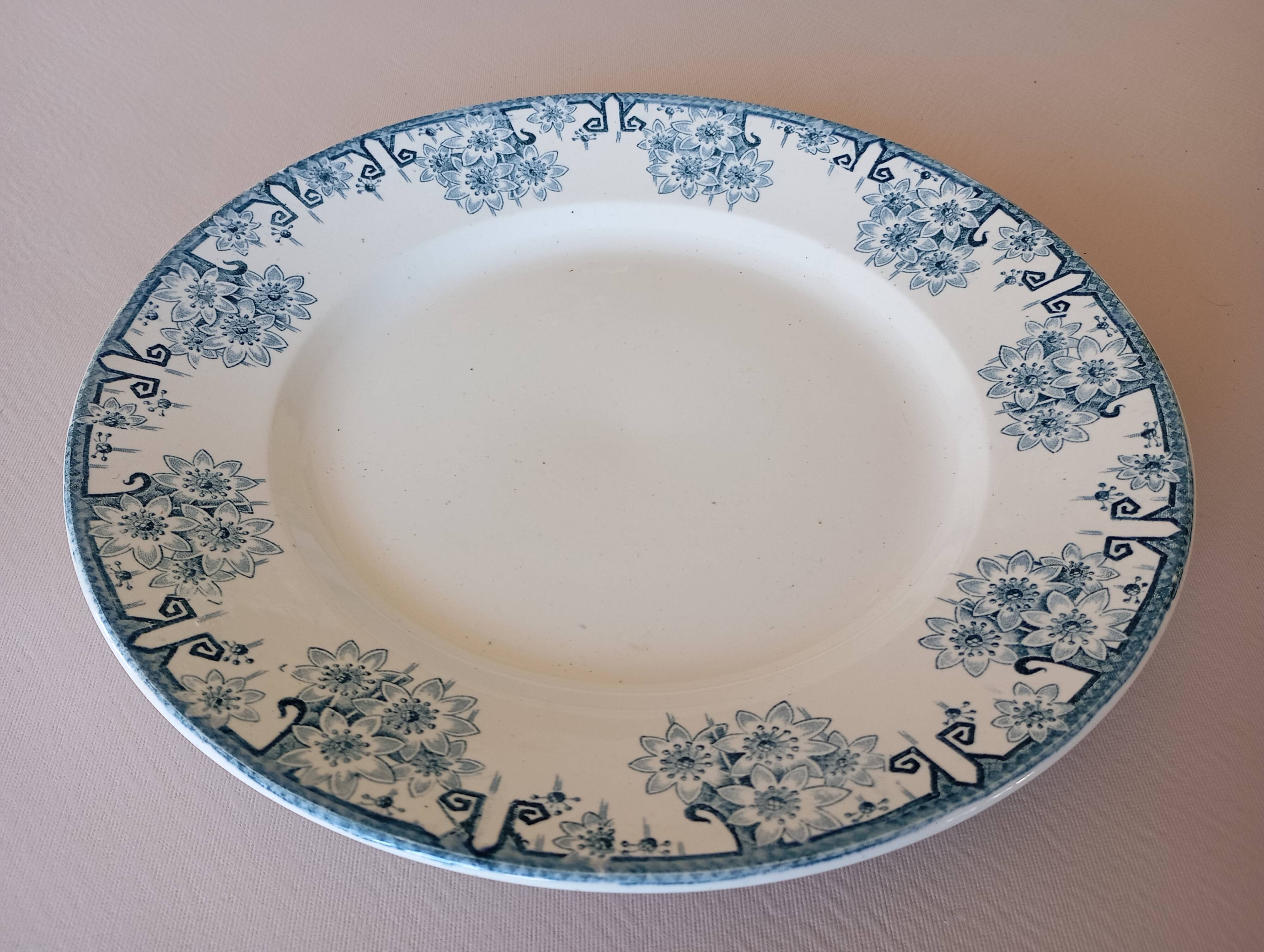 Longwy ironstone cake dish "Daisies"