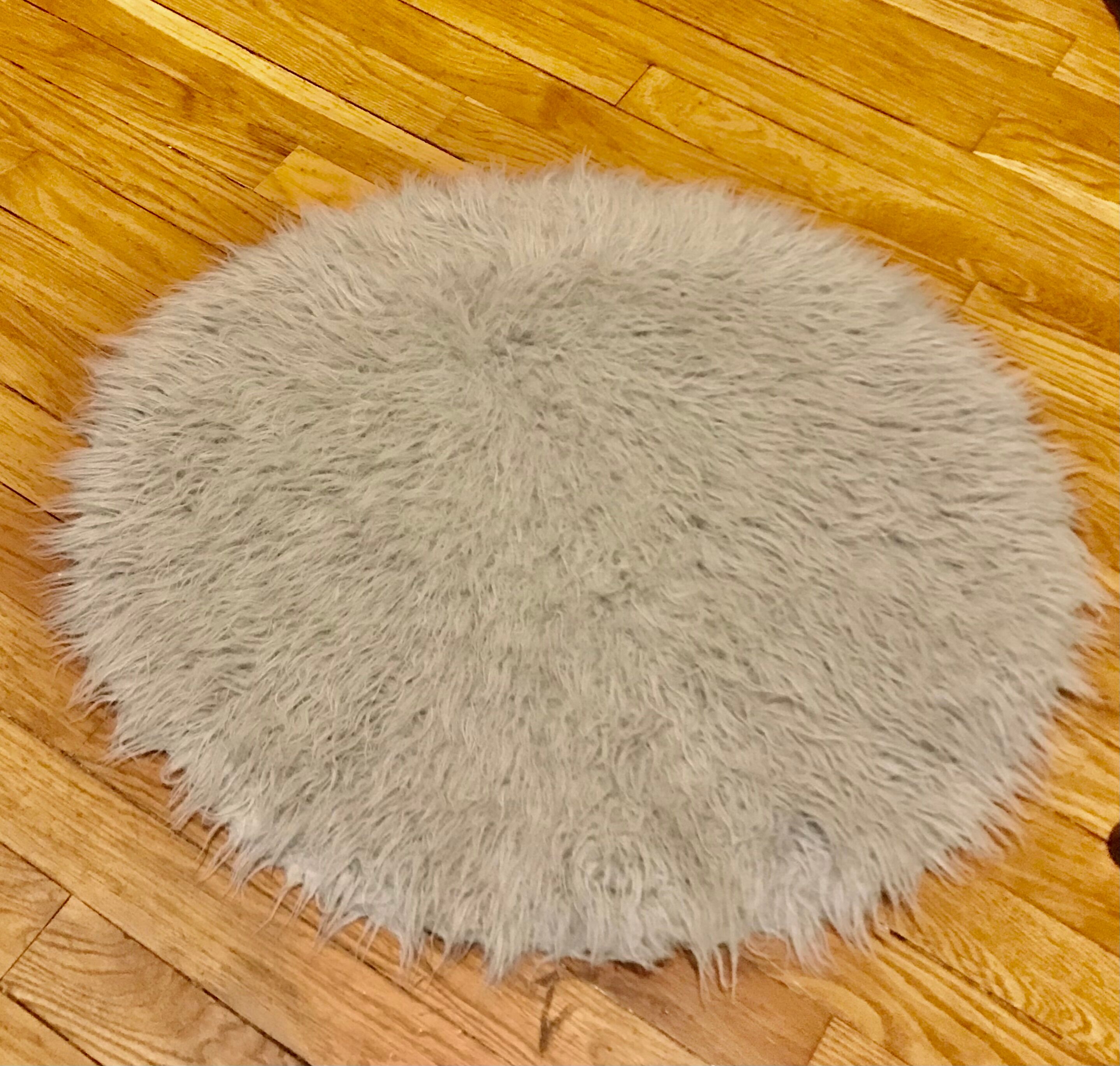Tapis rond fourrure grise 70cm
