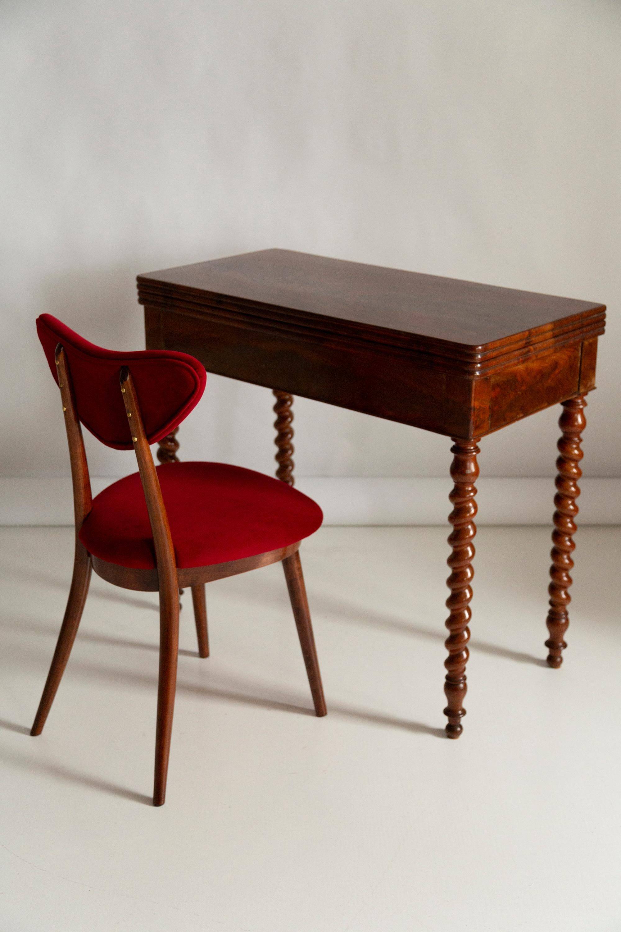 Heart-shaped chair in red velvet and beech wood, Poland, 1960s