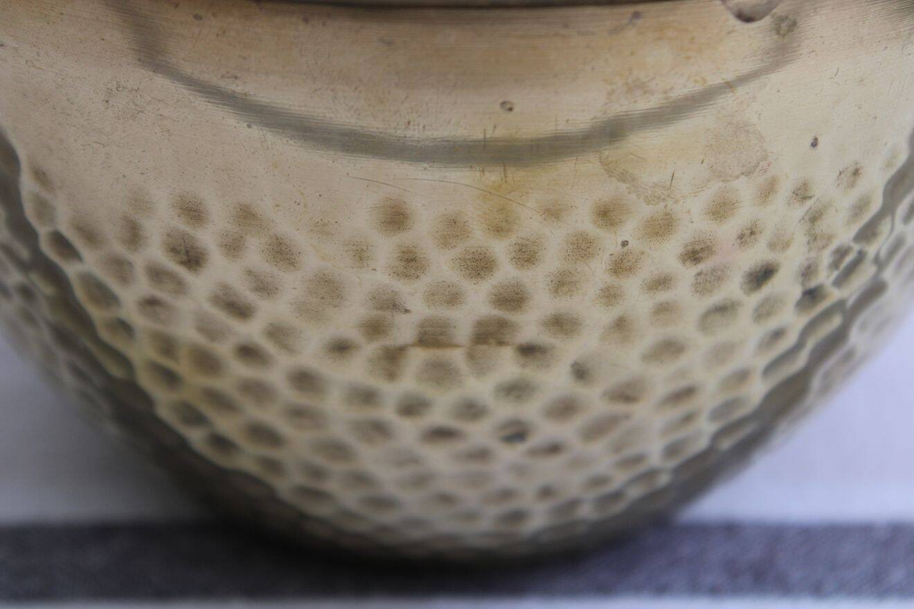 Cache-pot en laiton doré