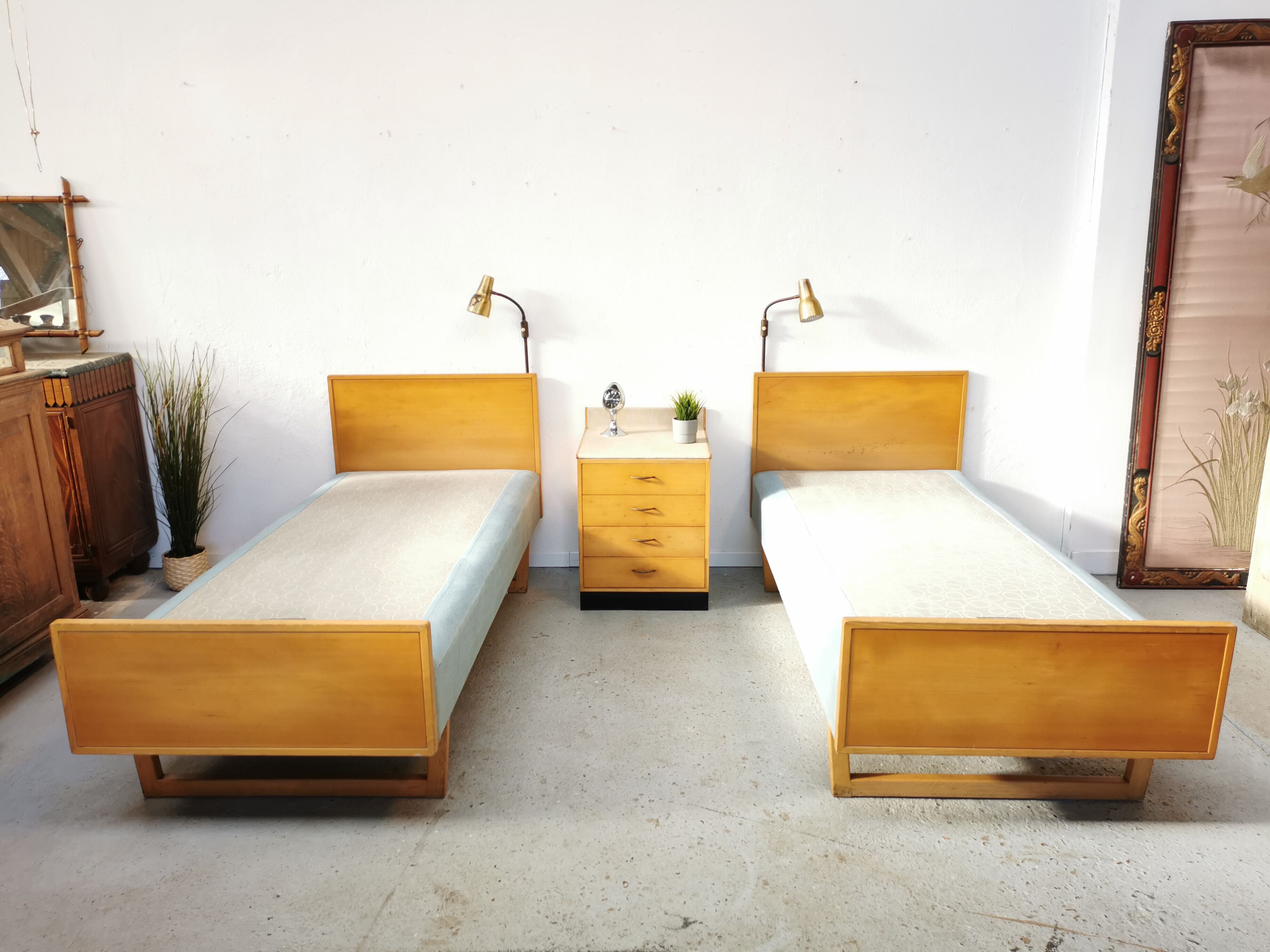 Vintage Scandinavian bed and lamp signed NK 1959