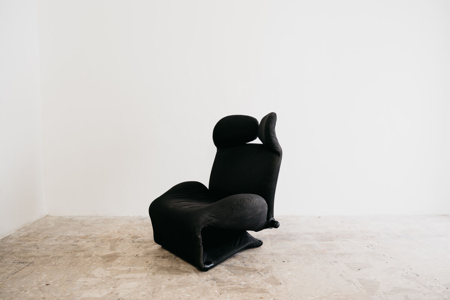 Wink lounge chair by Toshiyuki Kita for Cassina, 1980s