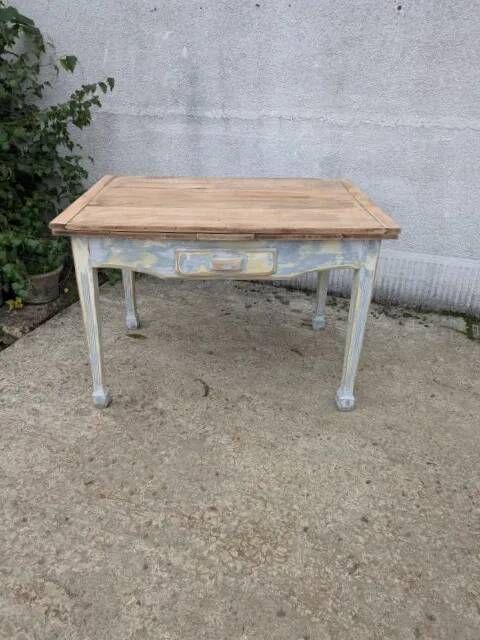 Table, extendable desk