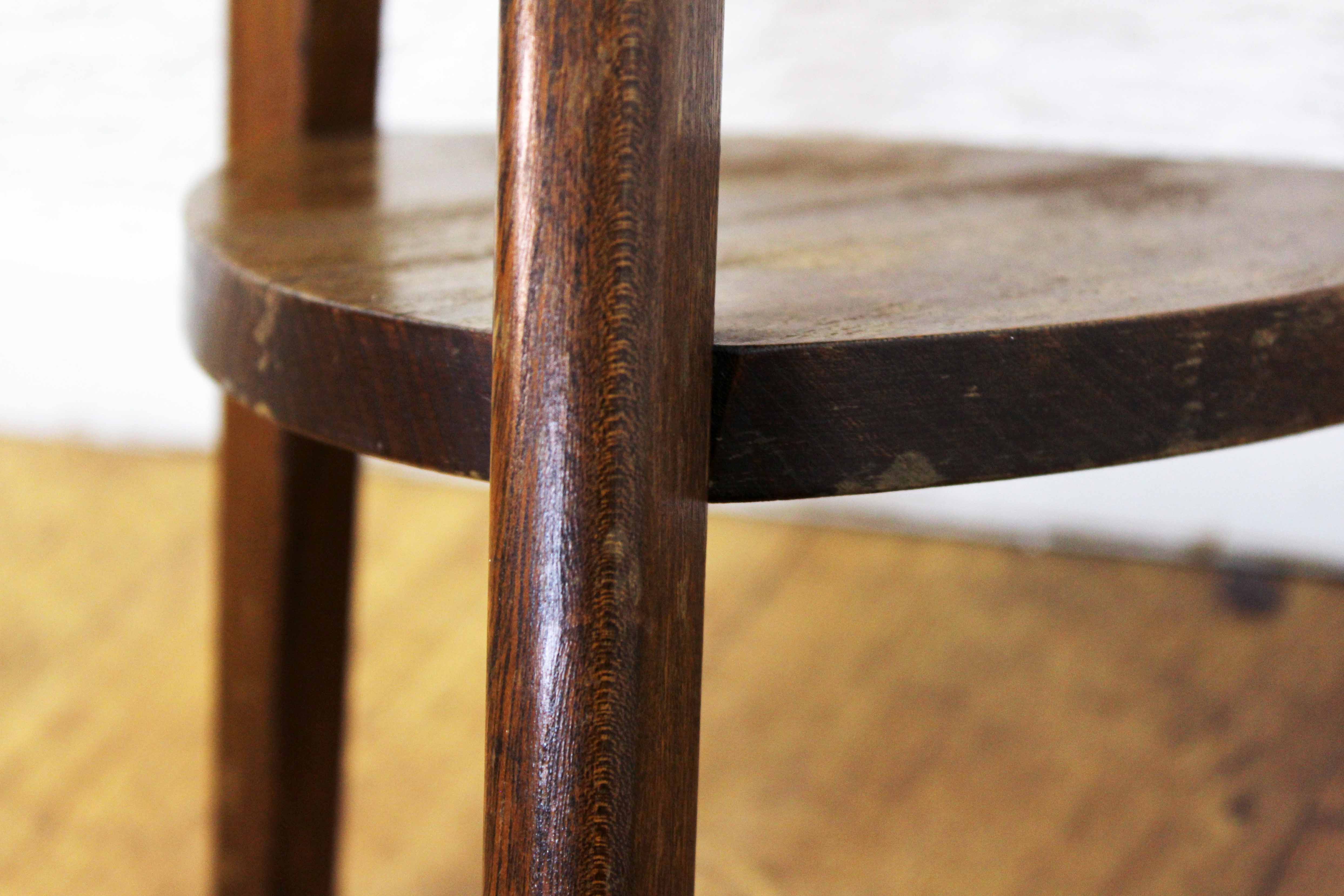 Pedestal table in formica and solid wood