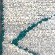 Béni ouarain rug with green and white diamonds with fringes on the side 143x240