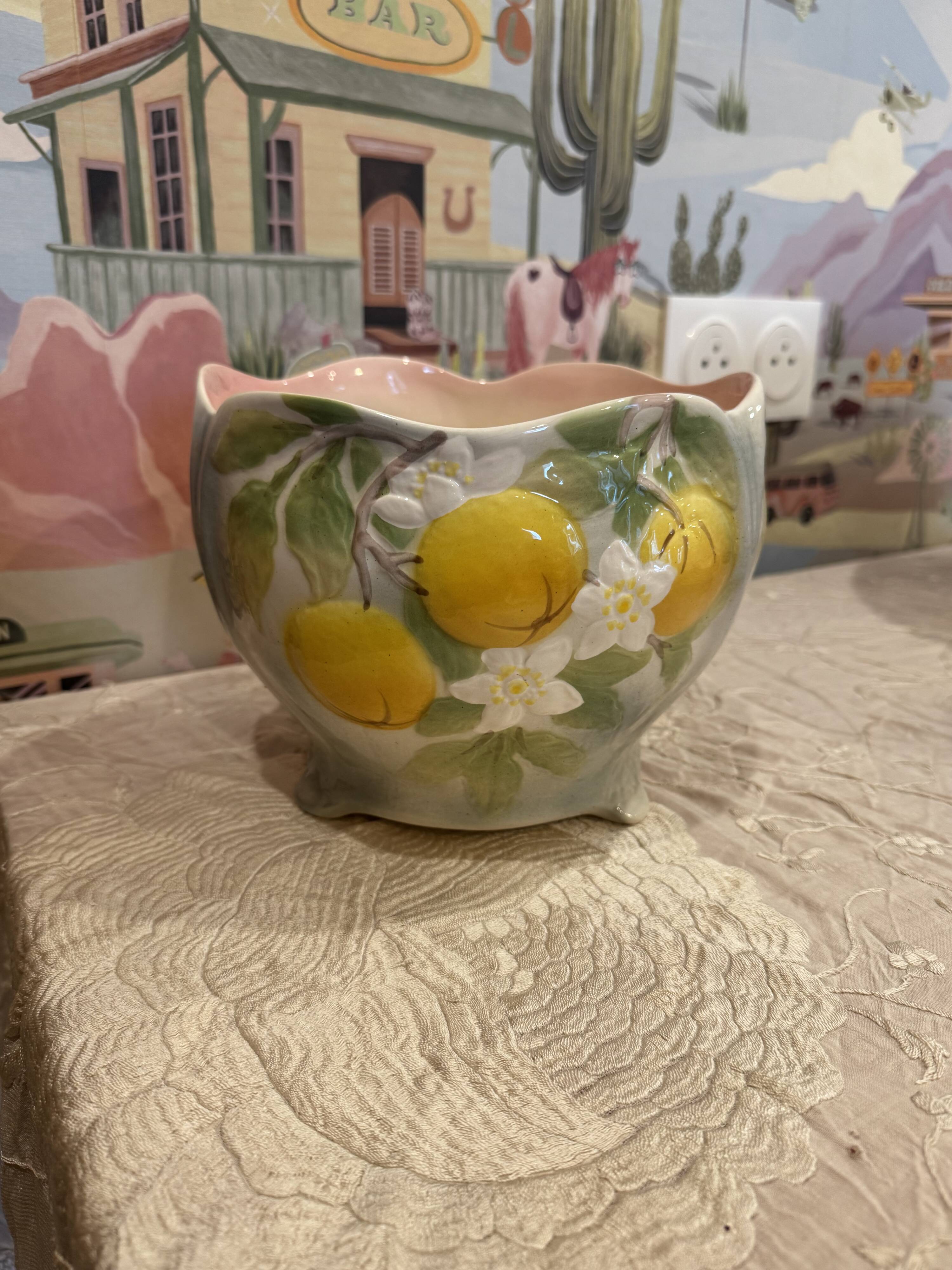 Citron de St Clément earthenware cache pot