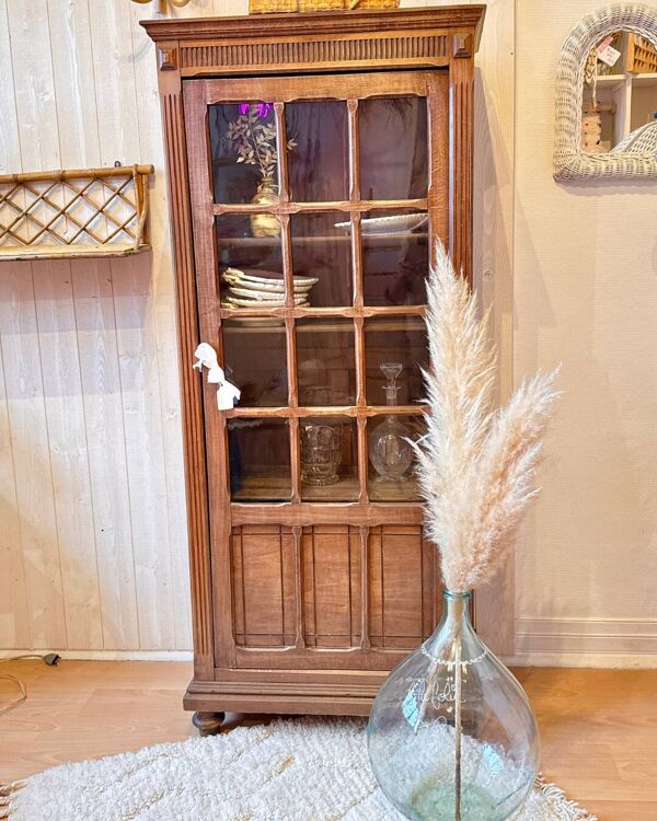 Armoire parisienne vitree