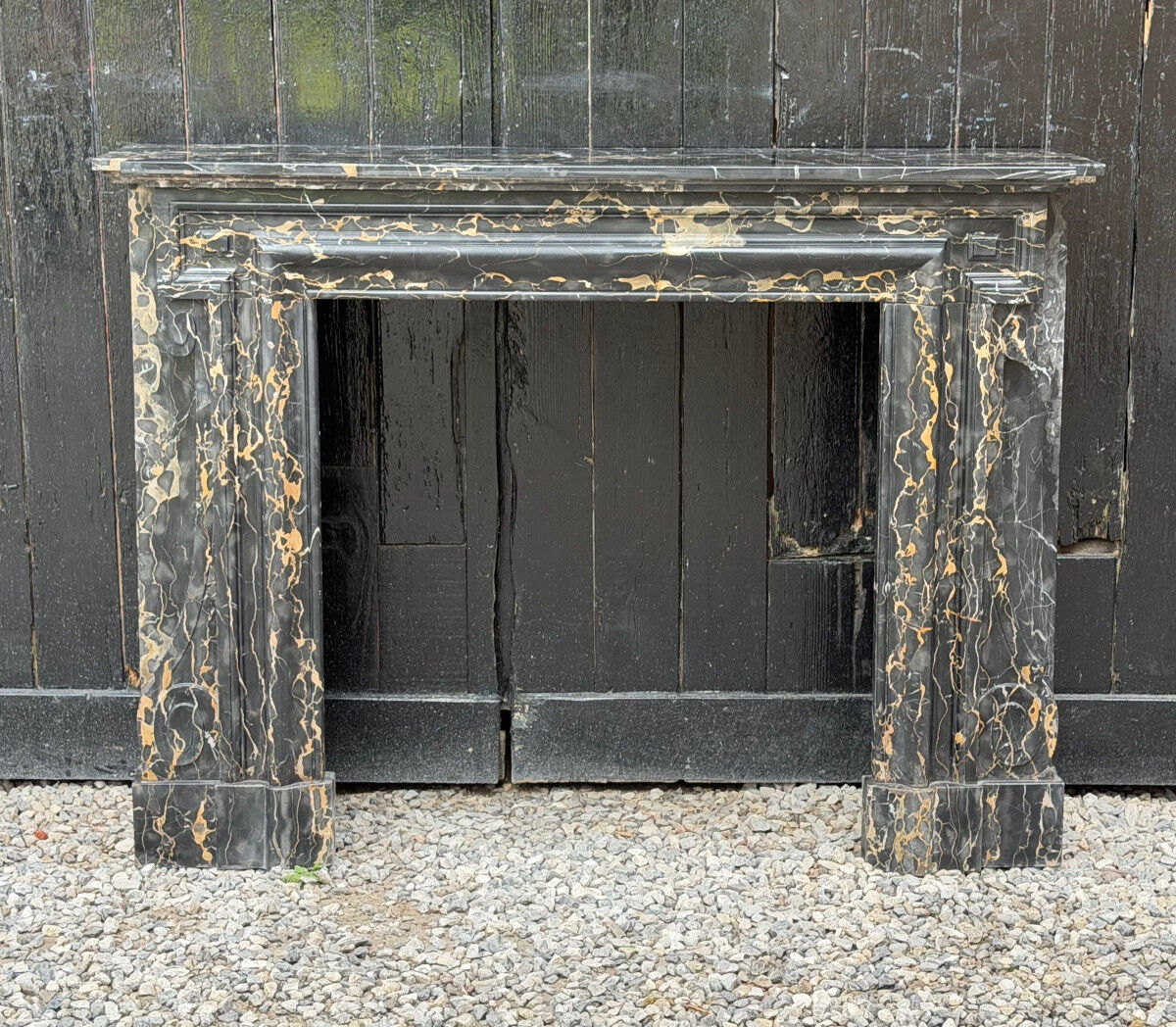 Cheminée de style Louis XIV en marbre Portor, vers 1880