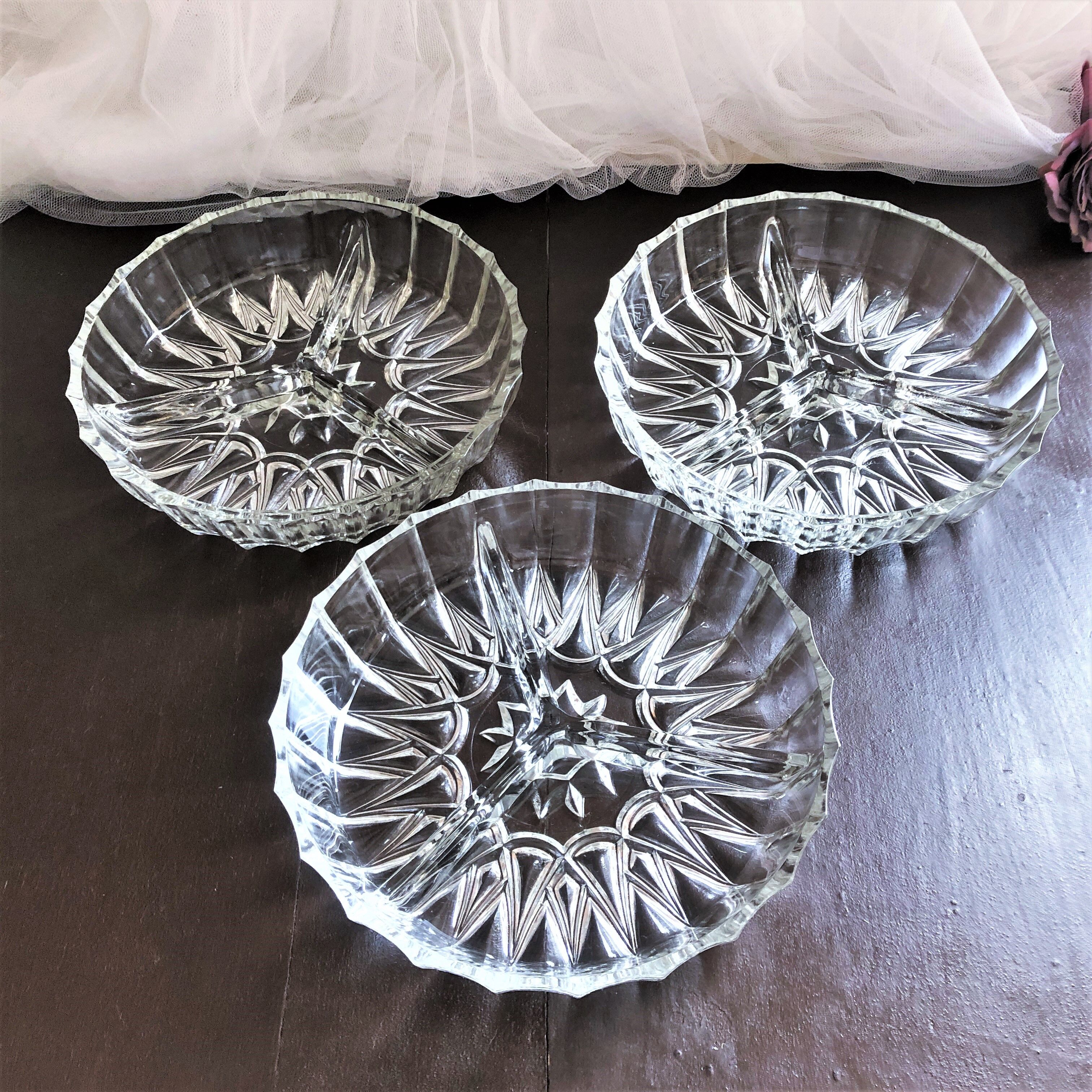 Serving dish called beggar with three vintage compartments