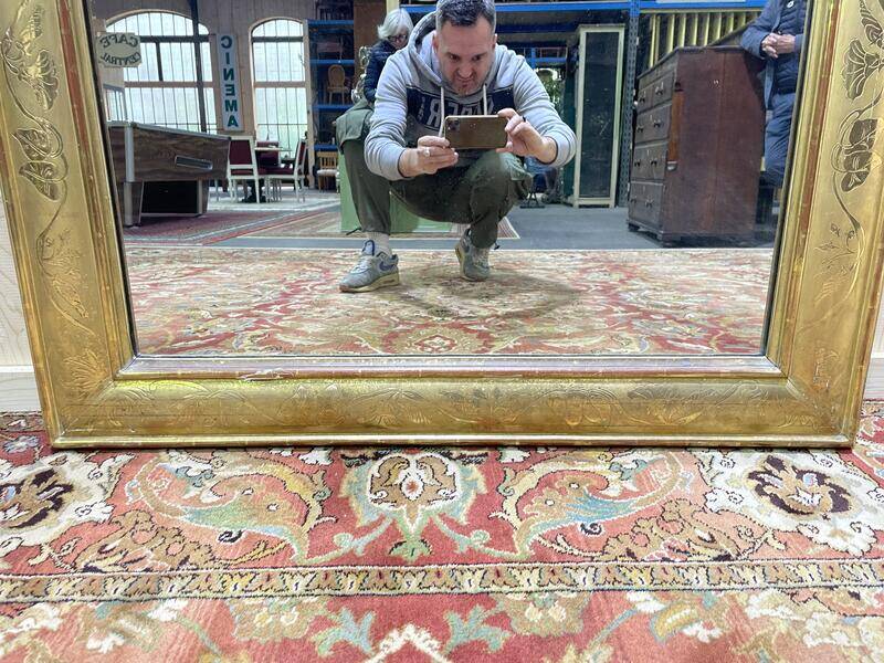 Miroir époque Napoléon III à fronton  à la feuille d'or