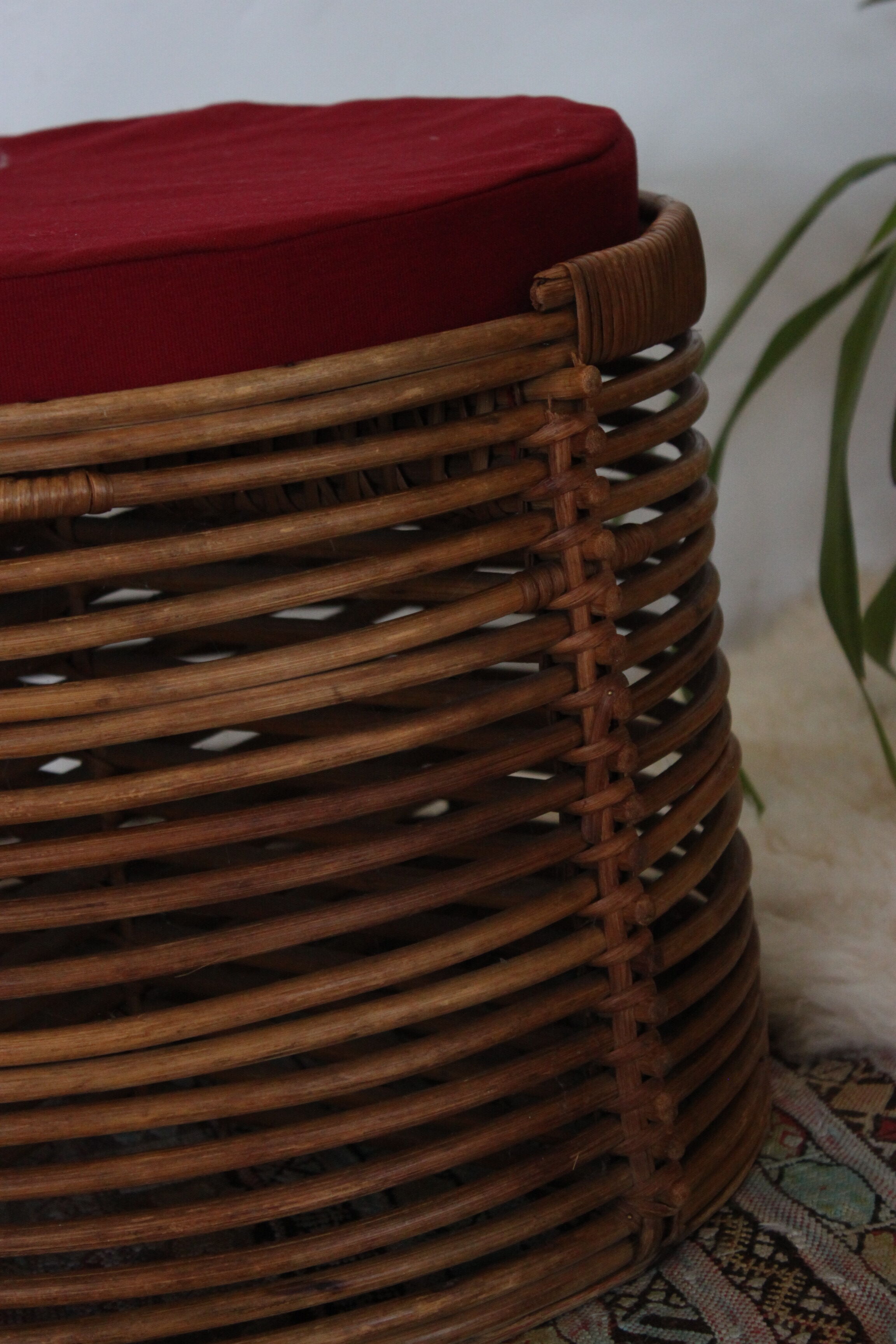 Beautiful pouf/stool/rattan sofa end 1960