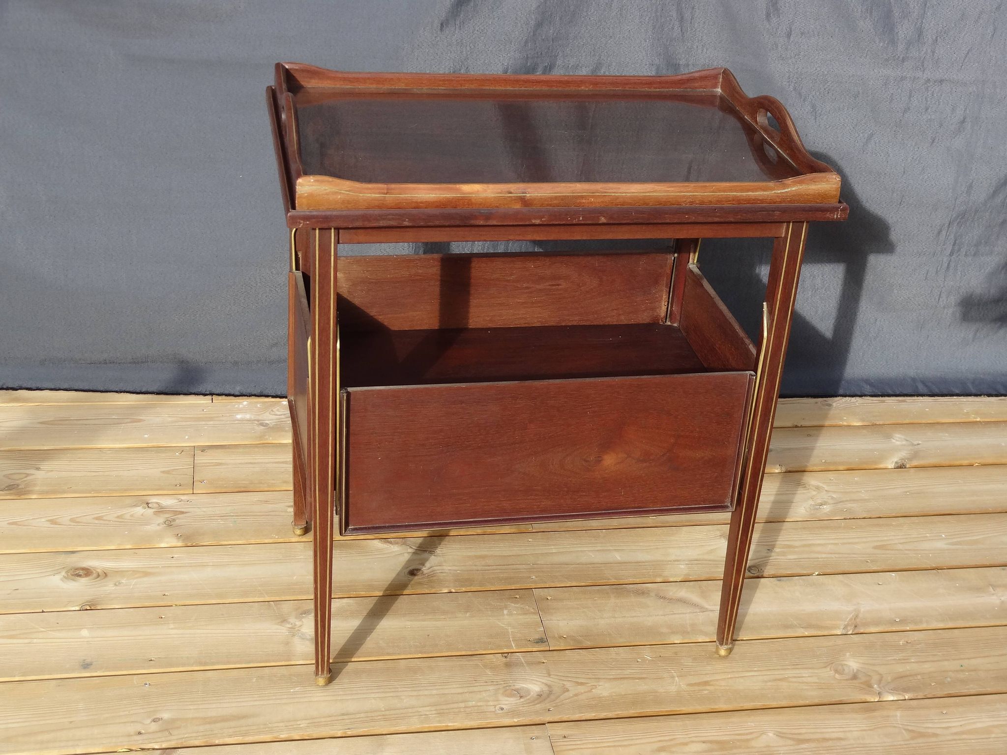 Mahogany service with flaps with removable glass top 67 x 46 cm