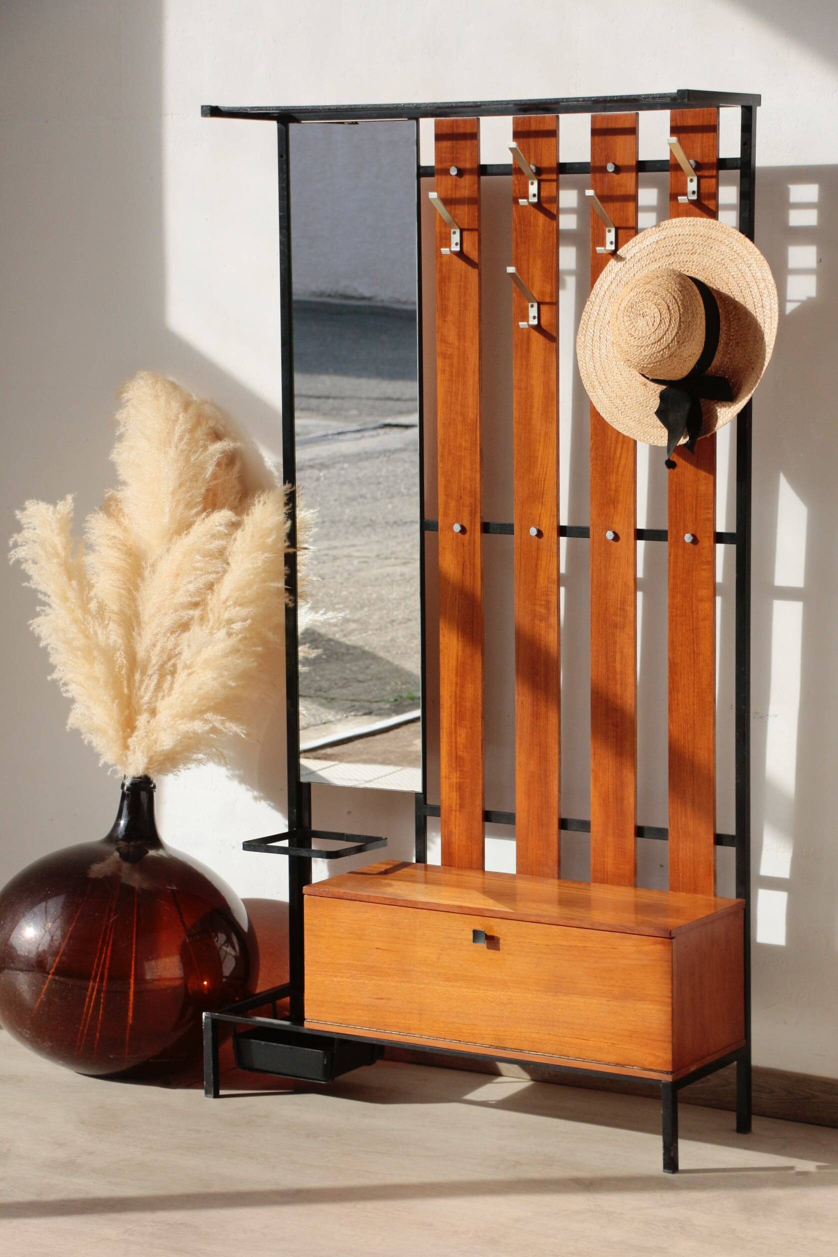 Vestiaire d’entrée vintage – Meuble à patères, miroir et rangements