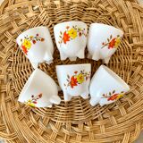 Vintage flowery poppies