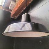 Enamelled sheet metal pendant light
