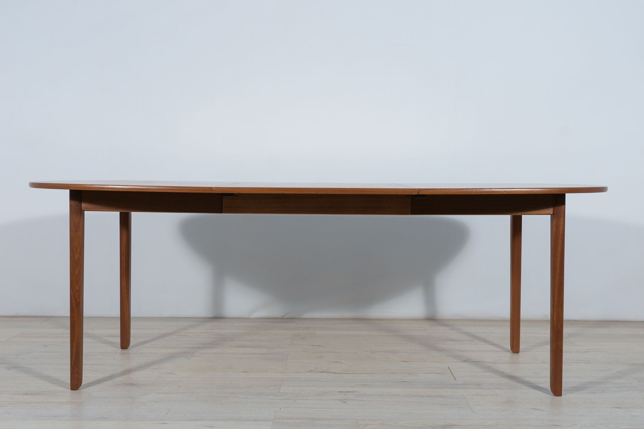 Table à manger danoise par Ole Wanscher pour Poul Jeppesens Møbelfabrik, années 1960