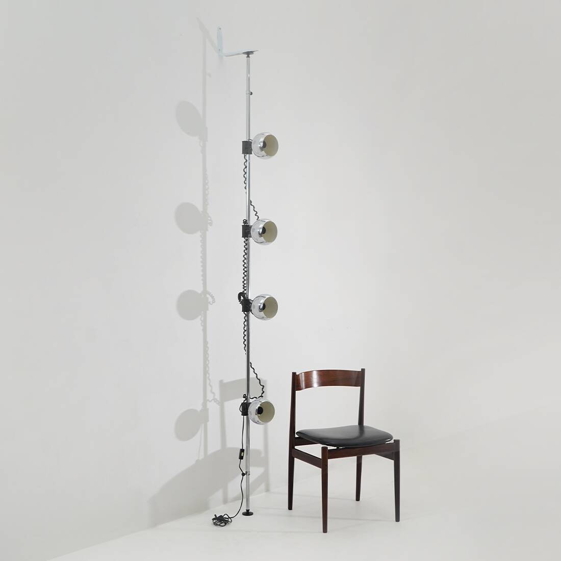 Lampe de sol chrome allant du sol au plafond, années 1970