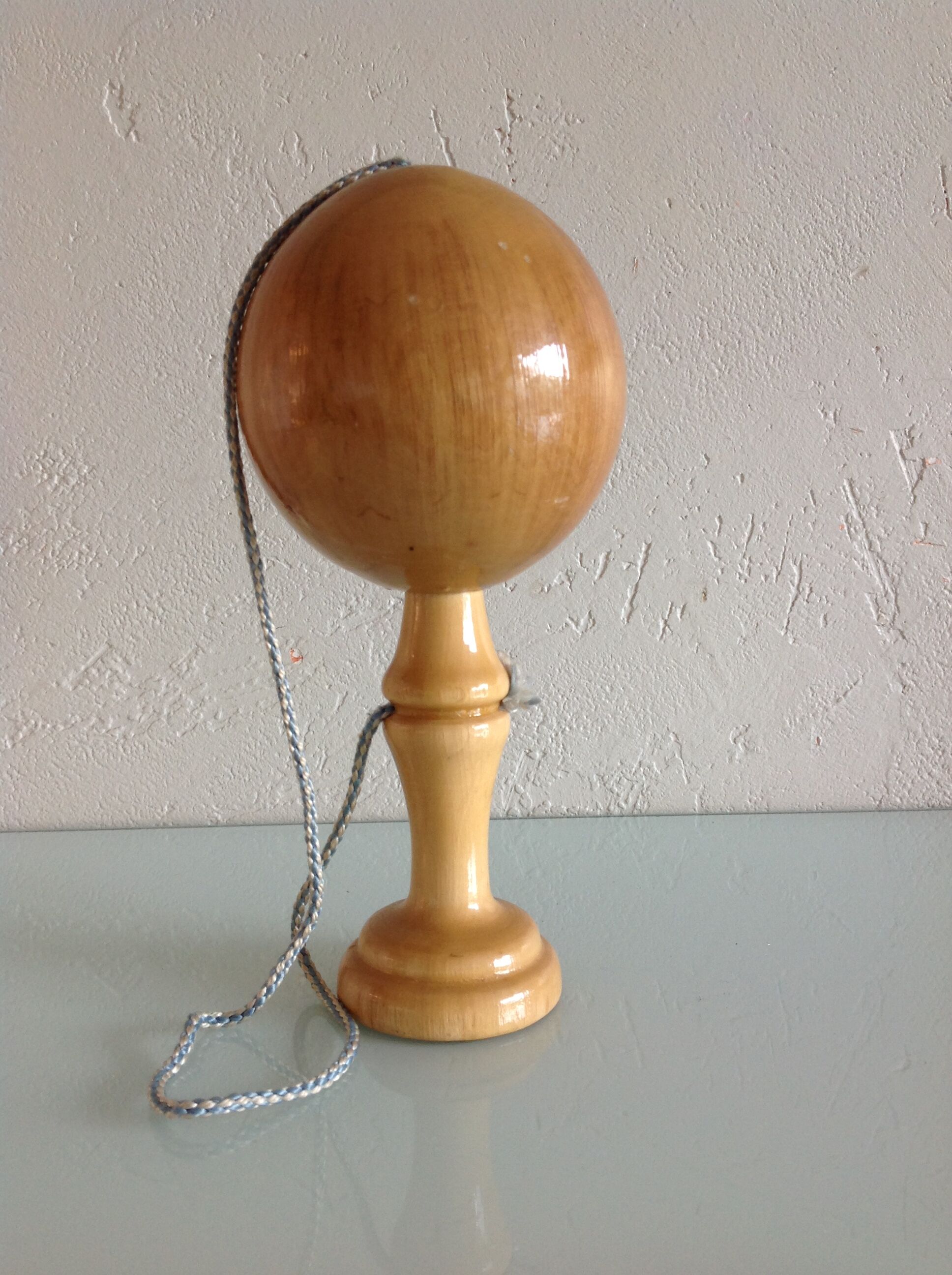 Old bilboquet in varnished wood / vintage 60s-70s