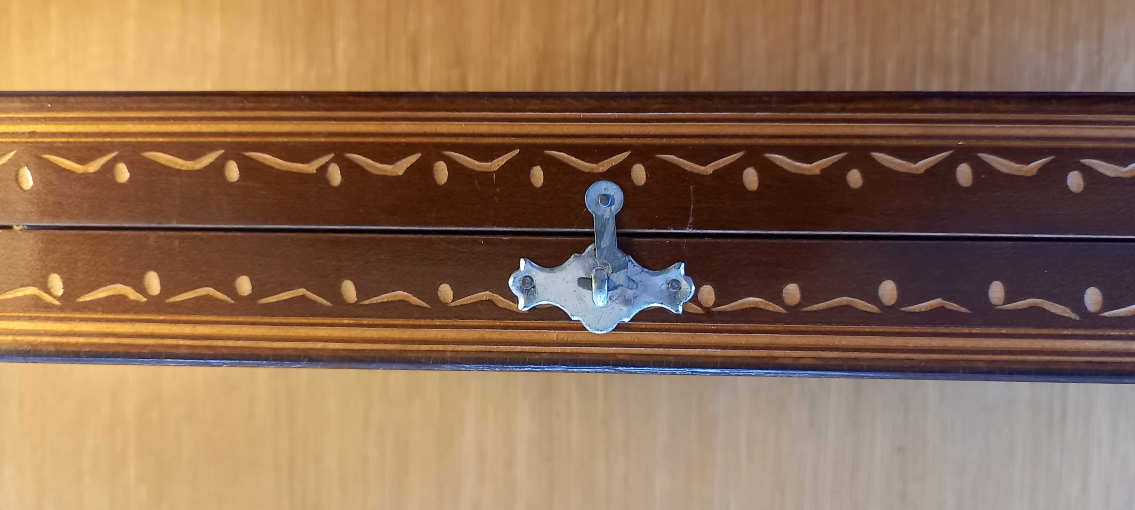 Chess/backgammon/checkers set