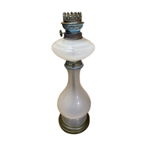 Lampe à pétrole ancienne