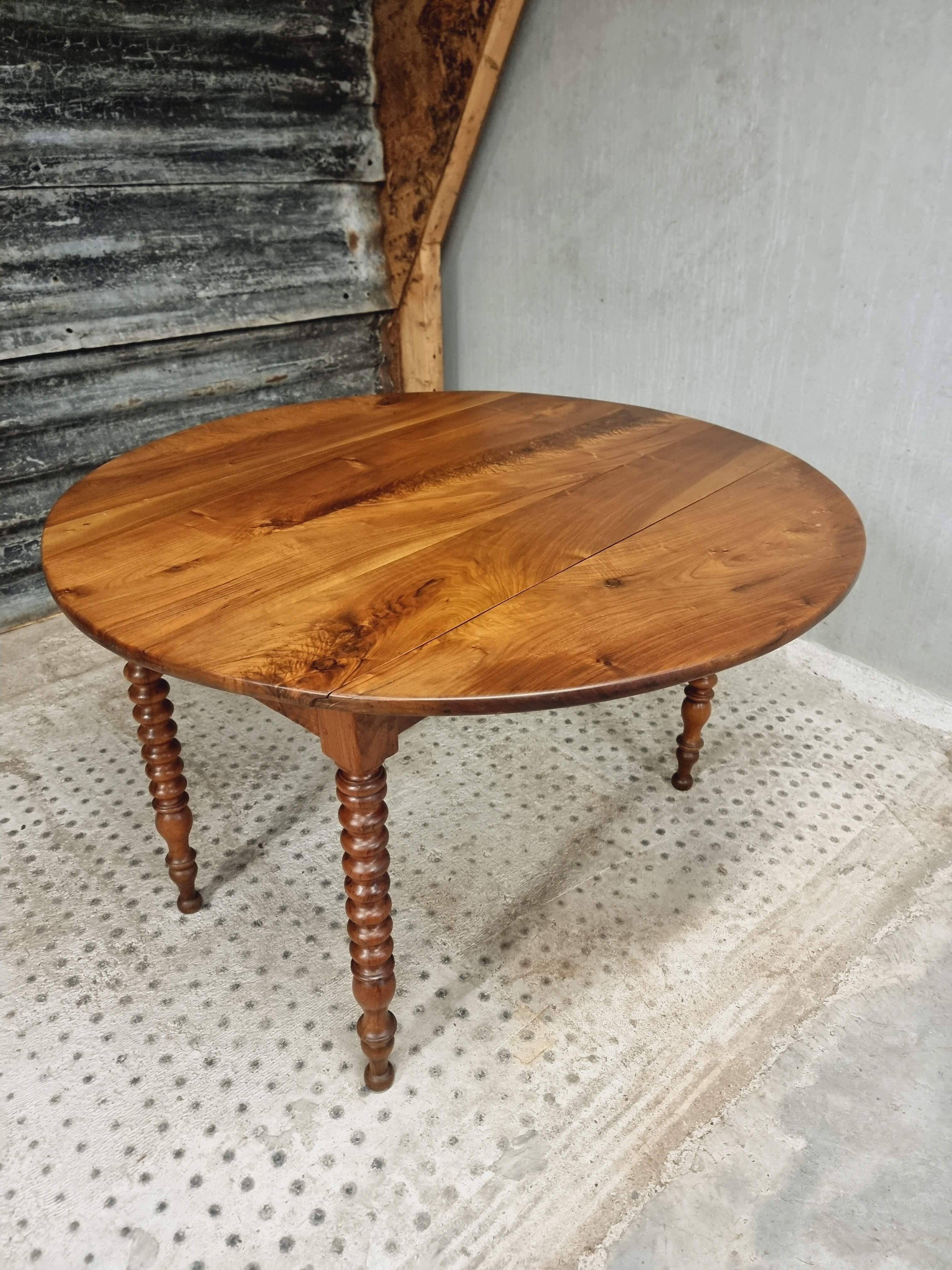 Antique round table drop-leaf table 125 cm walnut