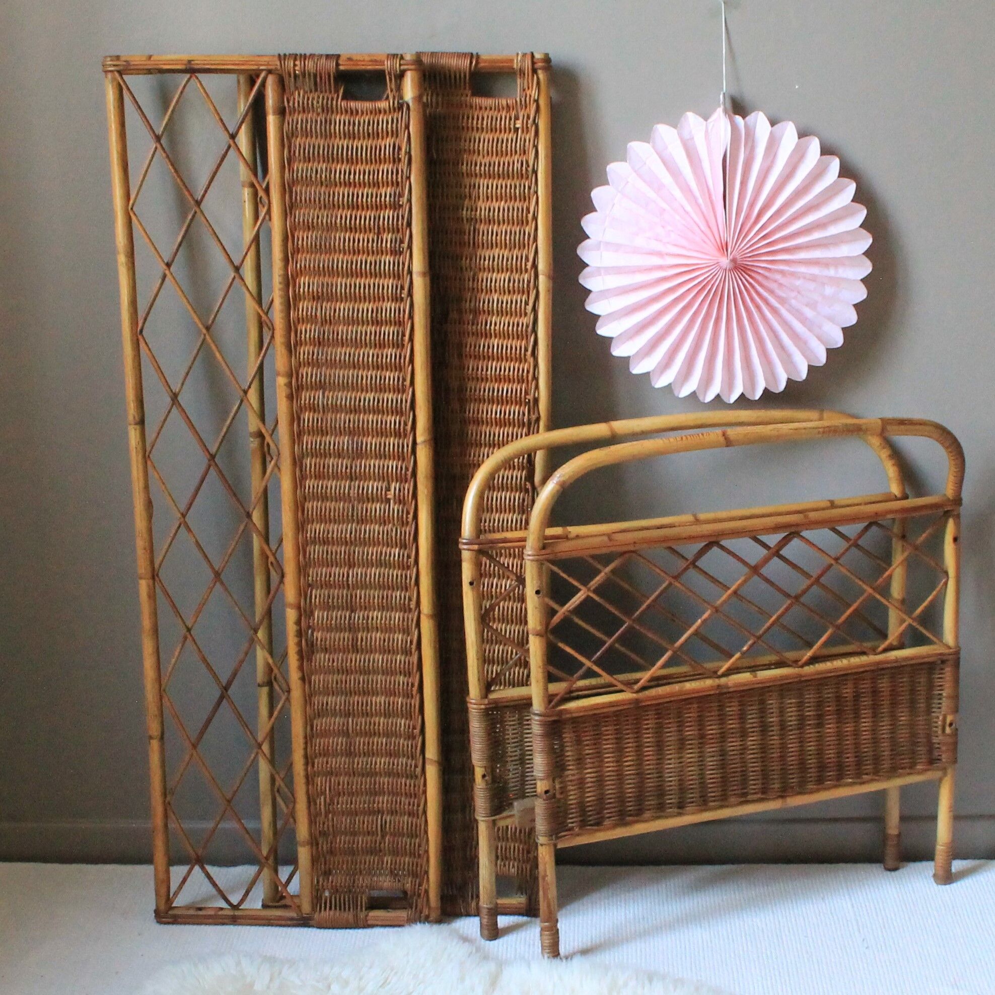 Vintage child ratin bed