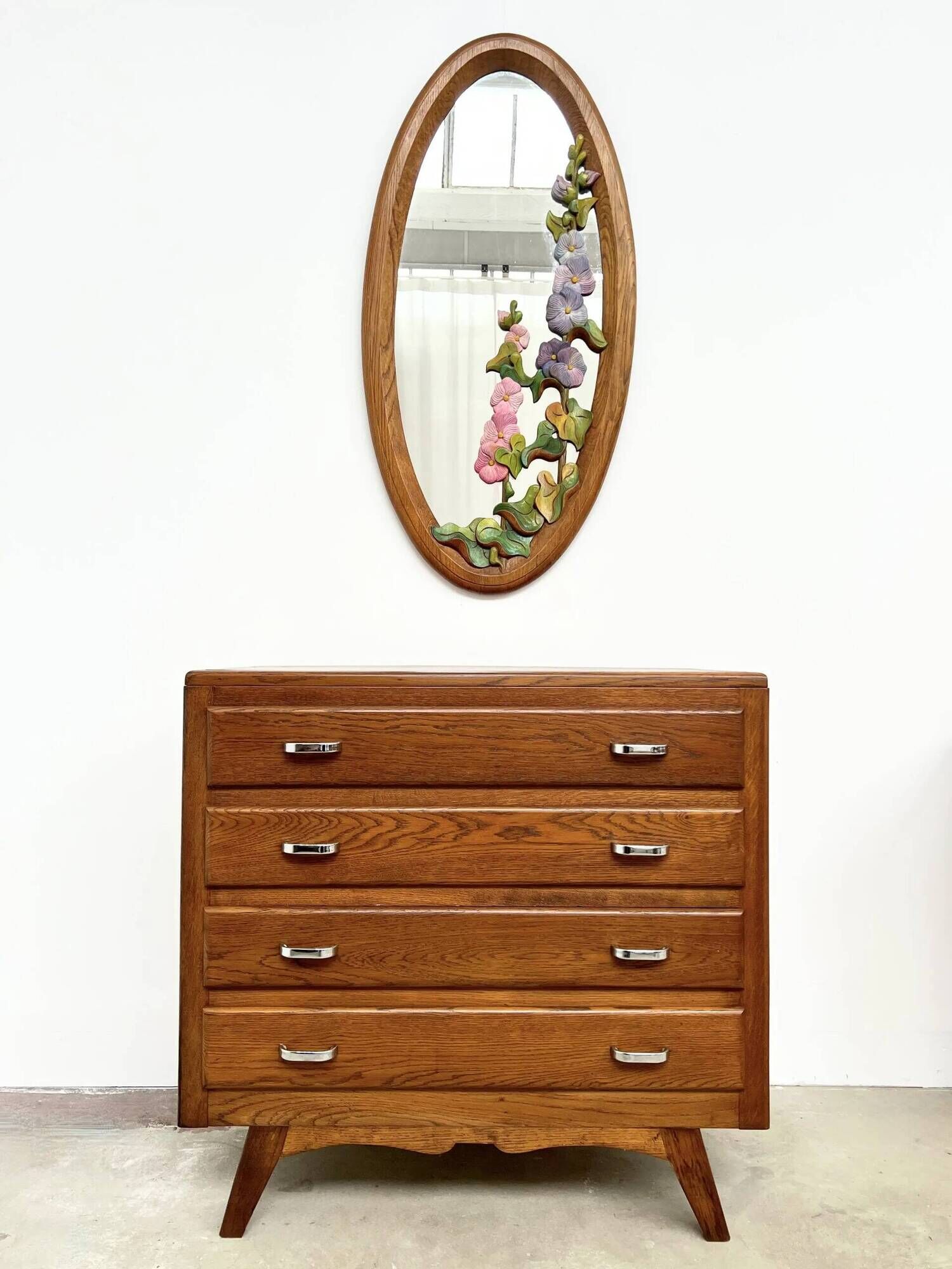 Commode vintage en chêne et poignées chrome – années 60