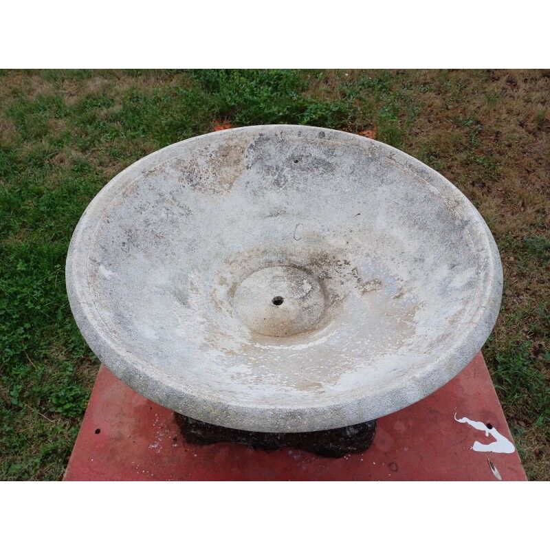 Round basin in reconstituted stone