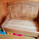 Bench bed