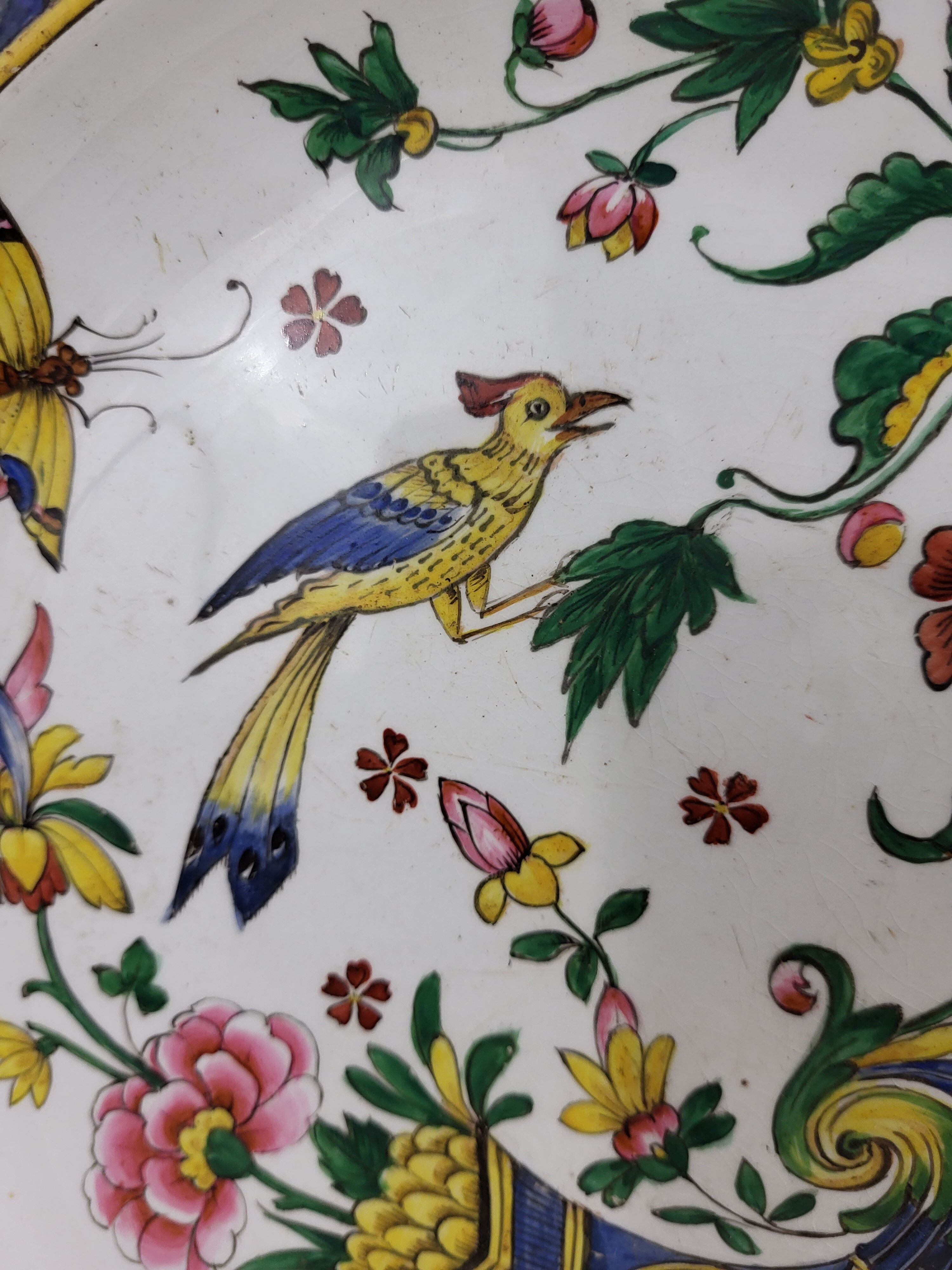 Round earthenware dish from Gien XIXth Horn of Abundance