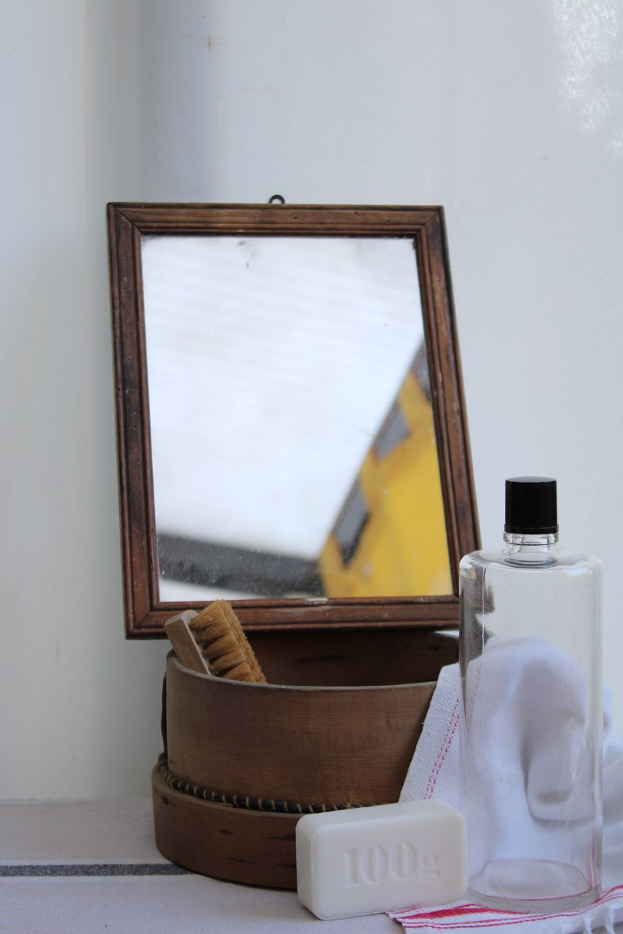 Wooden mirror