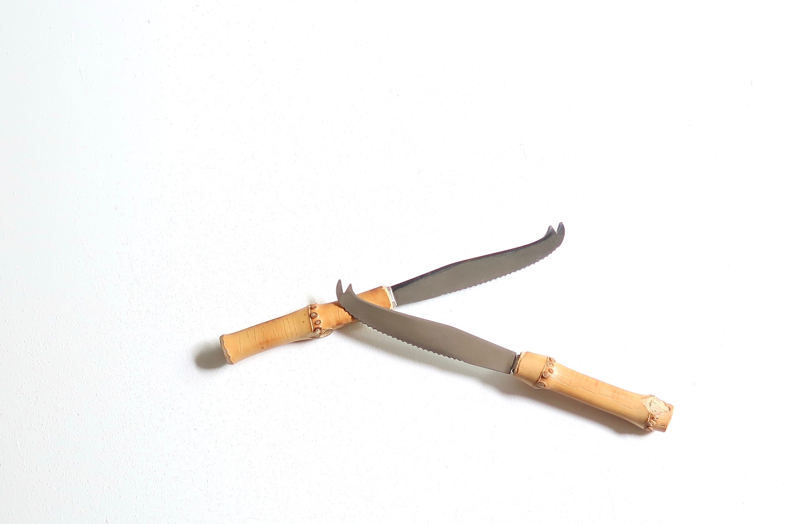 Set of 2 cheese knives bamboo handle, 60s